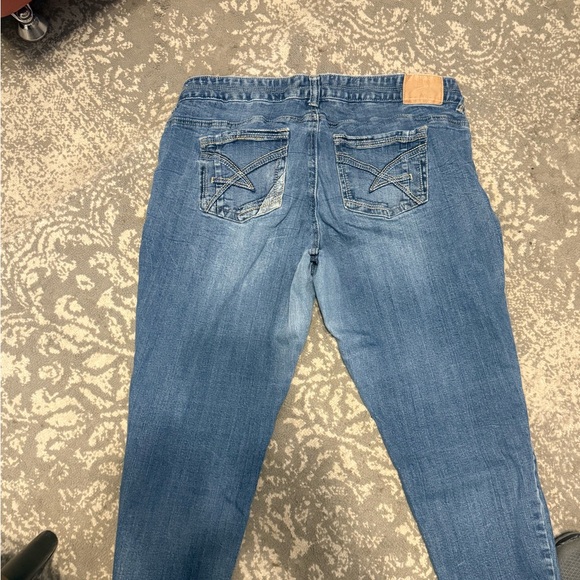 Amethyst Skinny Jeans. Size 20. Classic Blue Distressed Women Jeans - Picture 2 of 7